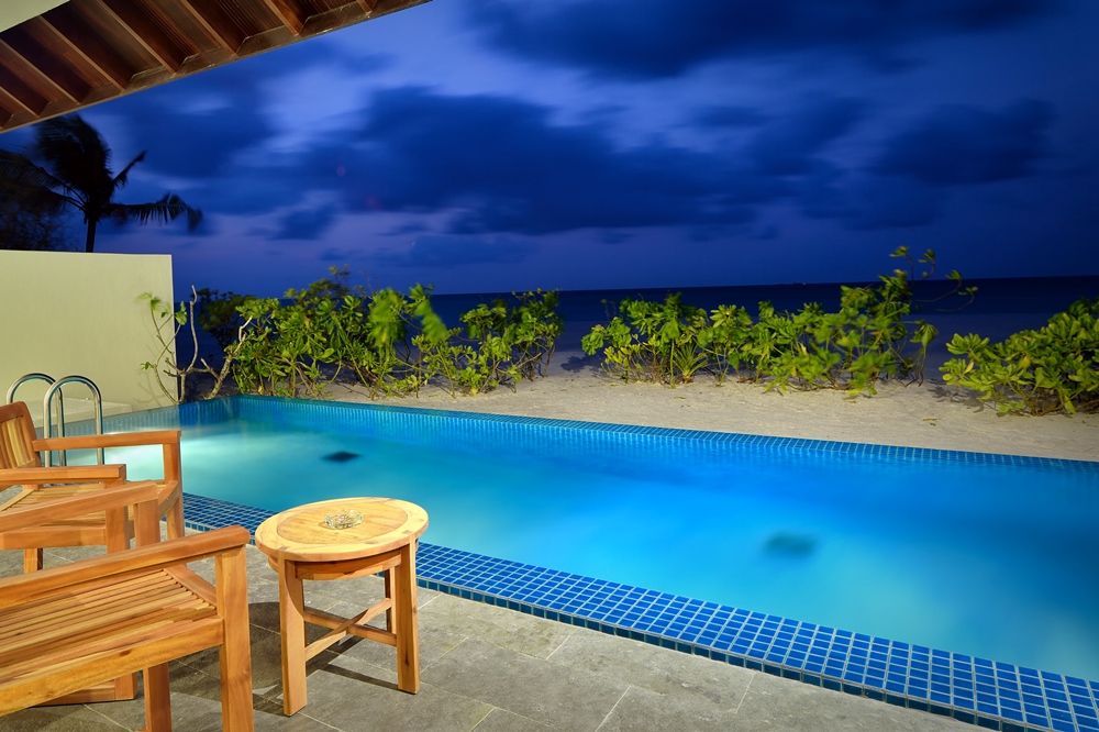 content/hotel/Atmosphere Kanifushi/Villas/Sunset Pool Villa/AtmosphereKanifushi-Villas-Pool-03.jpg